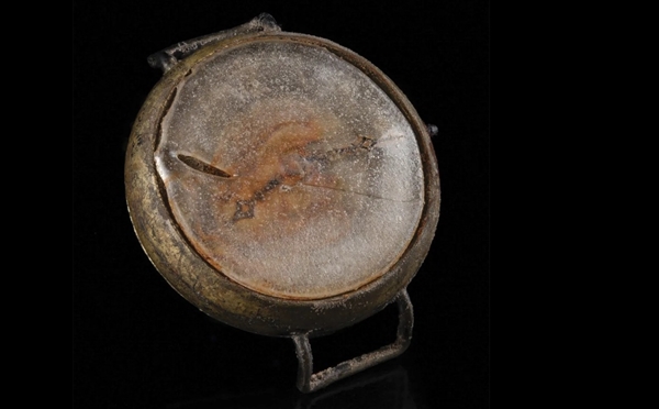 广岛核爆“幸存手表”拍出3.1万美元：时间停留在爆炸时刻