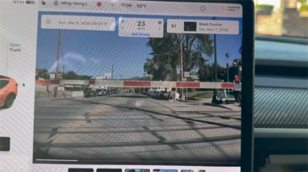 特斯拉FSD 搞不定铁路道口