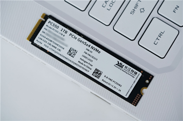 长江存储首款商用PCIe 5.0 SSD！PC550 1TB图赏