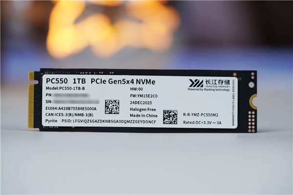 长江存储首款商用PCIe 5.0 SSD！PC550 1TB图赏